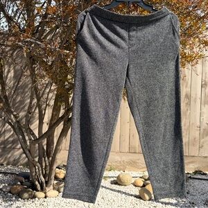 Banana Republic Black and White Pants gently used. Excellent condition